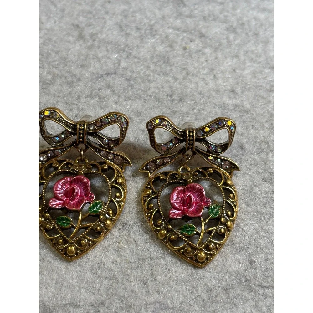 #4. Vintage-style Ornate Heart Earrings